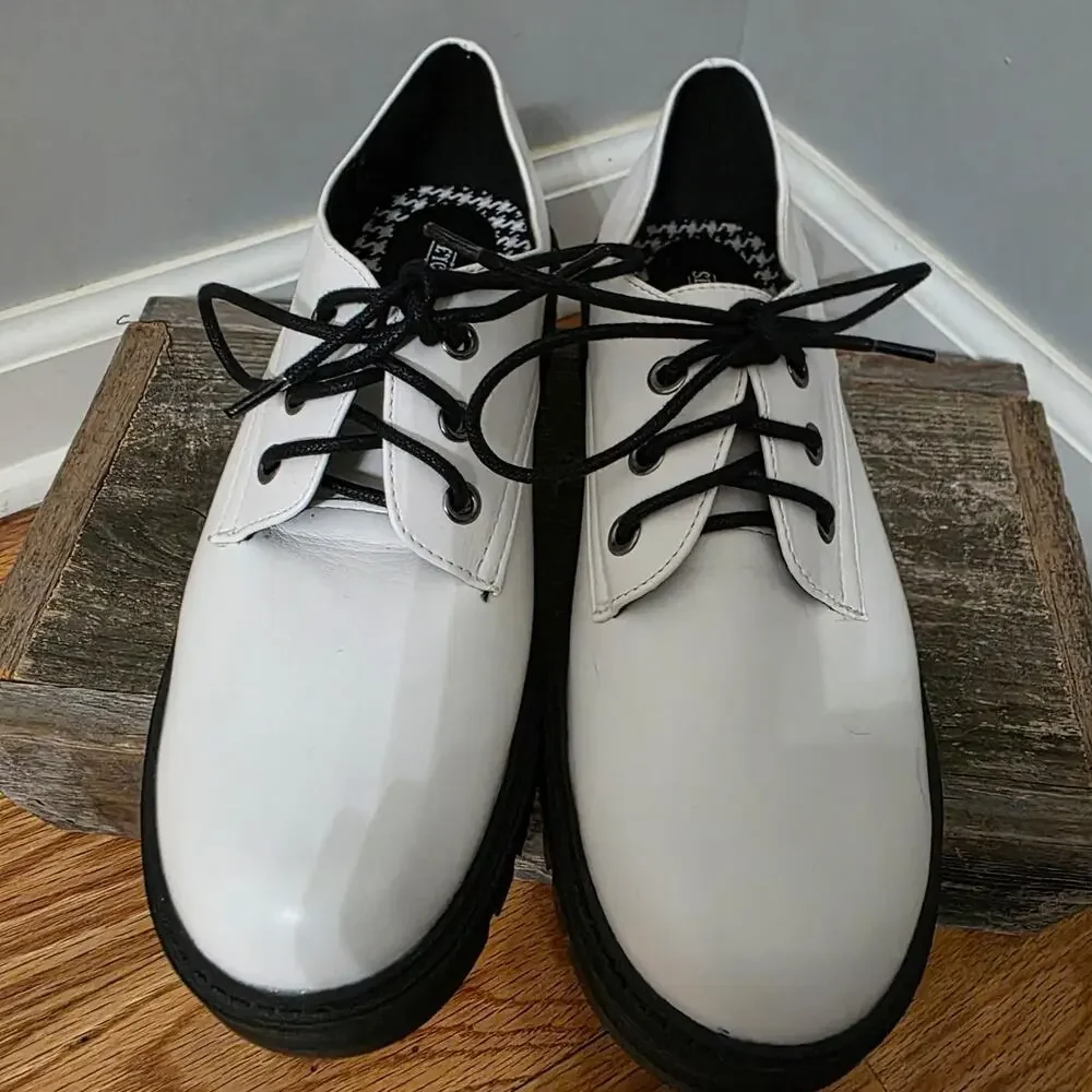 ​Seychelles White Platform Oxfords Lug Sole Lace Up Shoes Women’s Size 7